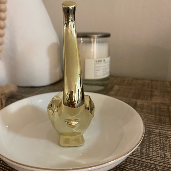 Gold Elephant Ring Holder - Picture 3 of 6